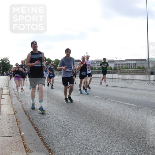 29.06.2025 - hella hamburg halbmarathon Lena Gebhardt http://msf.ph/oto/8464739 29.06.2025 09:55:06 Lombardsbrücke 11333, 16086, 1587, 1200, 1683, 1696, 1817, 2207, 2222, 2274, 2287, 2367, 2411, 2592, 2596, 2816, 2955, 3208, 3209, 3258, 3435, 3747, 4093, 4121, 4189, 4832, 5102, 5399, 5447, 5638, 5705, 5884, 6027, 6158, 6290, 6389, 6662, 6723, 6836, 6923, 6938, 6978, 6991, 7052, 7335, 7659, 7908, 8117, 8371, 8437, 8482, 8487, 8657, 8693, 8889, 8916, 8981, 9031, 9038, 9051, 9093, 9159, 9476, 9661, 9710, 9869, 9924, 9931, 11333 meine-sportfotos.de