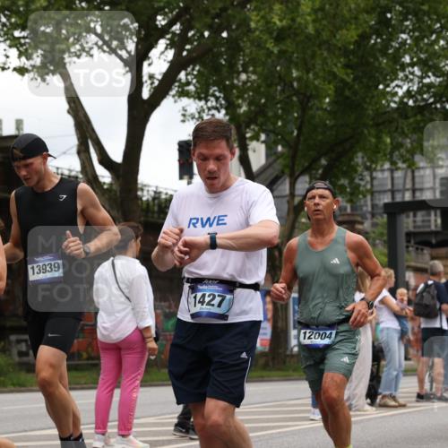 29.06.2025 - hella hamburg halbmarathon Yannick Fuchs http://msf.ph/oto/8464746 29.06.2025 10:57:05 20KM 1126, 1420, 1427, 1531, 1881, 2447, 2582, 2683, 2911, 3182, 3248, 3625, 4389, 4538, 4665, 5058, 5511, 5653, 5708, 5763, 6142, 6966, 7453, 8068, 8176, 8469, 8478, 8721, 9306, 9554, 9899, 11310, 11402, 12004, 12571, 12836, 12978, 13739, 13874, 13939, 14677, 14917, 15137, 16371, 16420, 16478, 16540, 17045, 17119, 17818, 17890, 18359, 18452, 18999, 19241 meine-sportfotos.de