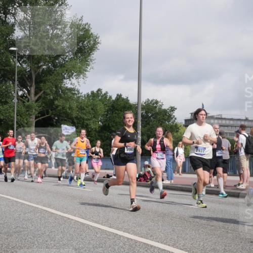 29.06.2025 - hella hamburg halbmarathon Luisa Fischer http://msf.ph/oto/8464747 29.06.2025 09:56:26 Kennedybrücke 19, 5532, 4247, 077, 9965, 22, 166, 5650, 227, 18718, 5362, 2937, 18066, 7167, 1466, 2270, 2516, 2937, 3414, 3852, 4140, 4235, 4247, 4949, 5115, 5362, 5460, 5528, 5532, 5650, 6388, 7167, 7385, 8023, 9030, 9043, 9200, 9723, 9965, 10792 meine-sportfotos.de