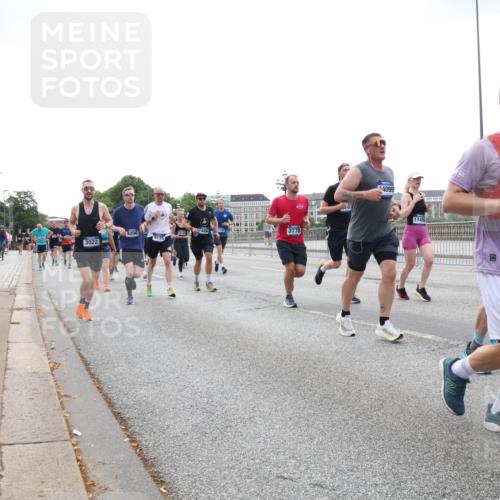 29.06.2025 - hella hamburg halbmarathon Lena Gebhardt http://msf.ph/oto/8464846 29.06.2025 10:32:20 Lombardsbrücke 9206, 4494, 3778, 3022, 9125, 14099, 17495, 294, 1199, 1311, 1640, 1987, 2349, 2384, 2672, 2943, 3022, 3221, 3239, 3358, 3365, 3653, 3670, 3707, 3752, 3778, 3822, 4314, 4365, 4605, 4857, 4924, 5156, 5496, 5601, 5658, 5743, 5783, 5871, 5941, 6218, 6228, 6252, 6312, 6315, 6718, 6727, 7135, 7239, 7295, 7344, 7468, 7535, 7570, 7633, 7695, 7702, 7749, 7789, 7816, 7898, 8124, 8127, 8175, 8303, 8538, 8625, 8787, 8840, 8914, 8993, 9125, 9206, 10002 meine-sportfotos.de