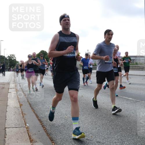 29.06.2025 - hella hamburg halbmarathon Lena Gebhardt http://msf.ph/oto/8464896 29.06.2025 09:55:06 Lombardsbrücke 10868, 966, 17, 18228, 333, 7659, 6086, 1200, 1683, 1696, 1817, 2207, 2222, 2274, 2287, 2367, 2411, 2592, 2596, 2816, 2955, 3208, 3209, 3258, 3435, 3747, 4093, 4121, 4189, 4832, 5102, 5399, 5447, 5638, 5705, 5884, 6027, 6158, 6290, 6389, 6662, 6723, 6836, 6923, 6938, 6978, 6991, 7052, 7335, 7659, 7908, 8117, 8371, 8437, 8482, 8487, 8657, 8693, 8889, 8916, 8981, 9031, 9038, 9051, 9093, 9159, 9476, 9661, 9710, 9869, 9924, 9931, 11333 meine-sportfotos.de