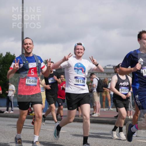 29.06.2025 - hella hamburg halbmarathon Luisa Fischer http://msf.ph/oto/8464985 29.06.2025 09:56:34 Kennedybrücke 1322, 5, 5, 16466, 528, 1561, 16136, 8023, 16, 14618, 1424, 1466, 1902, 2270, 2516, 3852, 4140, 4235, 4237, 4247, 5115, 5528, 5650, 8023, 8269, 8928, 9105, 10792 meine-sportfotos.de