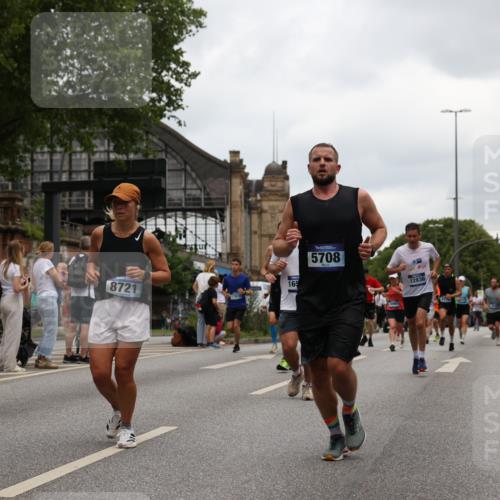 29.06.2025 - hella hamburg halbmarathon Yannick Fuchs http://msf.ph/oto/8464992 29.06.2025 10:57:07 20KM 1126, 1420, 1427, 1881, 2424, 2447, 2582, 2683, 2911, 3182, 3248, 3625, 4389, 4538, 4665, 5058, 5511, 5653, 5708, 5763, 6142, 6966, 7453, 8068, 8176, 8469, 8478, 8721, 9306, 9554, 9899, 10128, 11310, 11402, 12004, 12571, 12836, 12978, 13551, 13739, 13874, 13939, 14677, 14917, 15137, 16371, 16420, 16478, 16540, 17045, 17757, 17818, 17890, 18355, 18359, 18452, 18999, 19241 meine-sportfotos.de