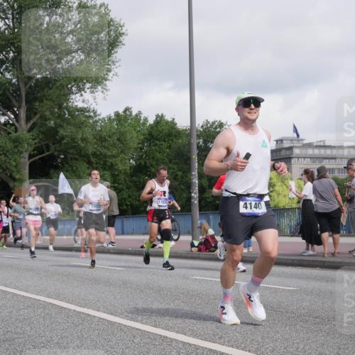 29.06.2025 - hella hamburg halbmarathon Luisa Fischer http://msf.ph/oto/8465025 29.06.2025 09:56:36 Kennedybrücke 11848, 1902, 11936, 4140, 1424, 1902, 2516, 3785, 3852, 4140, 4237, 5115, 5528, 8023, 8269, 8928, 9105, 9482, 10792 meine-sportfotos.de