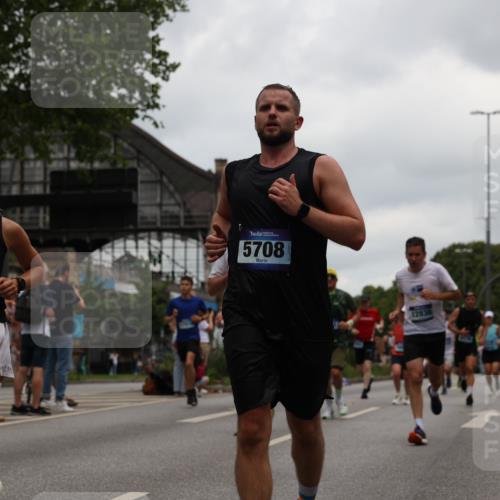 29.06.2025 - hella hamburg halbmarathon Yannick Fuchs http://msf.ph/oto/8465034 29.06.2025 10:57:07 20KM 1126, 1420, 1427, 1881, 2424, 2447, 2582, 2683, 2911, 3182, 3248, 3625, 4389, 4538, 4665, 5058, 5511, 5653, 5708, 5763, 6142, 6966, 7453, 8068, 8176, 8469, 8478, 8721, 9306, 9554, 9899, 10128, 11310, 11402, 12004, 12571, 12836, 12978, 13551, 13739, 13874, 13939, 14677, 14917, 15137, 16371, 16420, 16478, 16540, 17045, 17757, 17818, 17890, 18355, 18359, 18452, 18999, 19241 meine-sportfotos.de