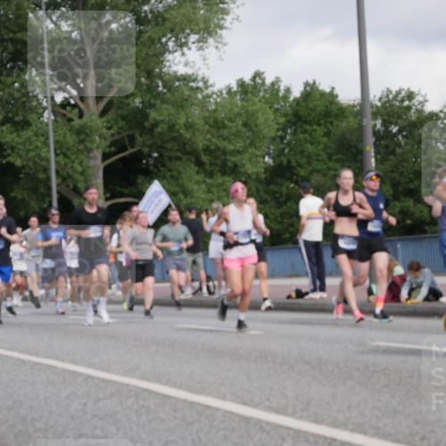 29.06.2025 - hella hamburg halbmarathon Luisa Fischer http://msf.ph/oto/8465076 29.06.2025 09:56:37 Kennedybrücke 1424, 1902, 2516, 3785, 4140, 4237, 5528, 8023, 8269, 8928, 9105, 9482, 10792 meine-sportfotos.de