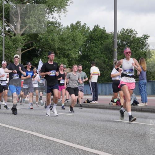 29.06.2025 - hella hamburg halbmarathon Luisa Fischer http://msf.ph/oto/8465113 29.06.2025 09:56:39 Kennedybrücke 15026, 12084, 13554, 8928, 19112, 12159, 3785, 1848, 1879, 46, 8269, 14415, 1424, 1902, 3785, 4237, 6831, 8269, 8928, 9105, 9482 meine-sportfotos.de
