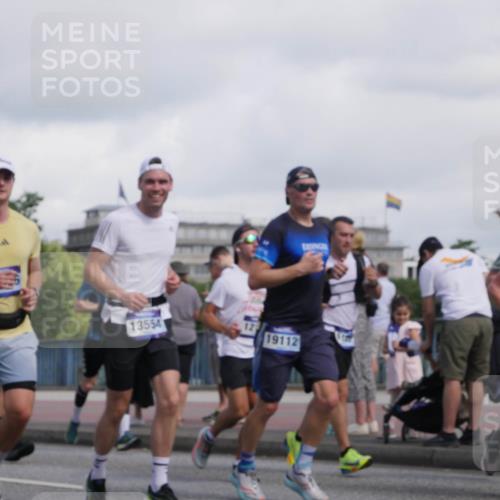 29.06.2025 - hella hamburg halbmarathon Luisa Fischer http://msf.ph/oto/8465271 29.06.2025 09:56:43 Kennedybrücke 13554, 12, 19112, 1879, 1424, 1476, 2098, 2188, 2823, 3477, 3785, 4183, 4185, 4237, 6831, 8269, 8743, 8928, 9105, 9482, 9815 meine-sportfotos.de