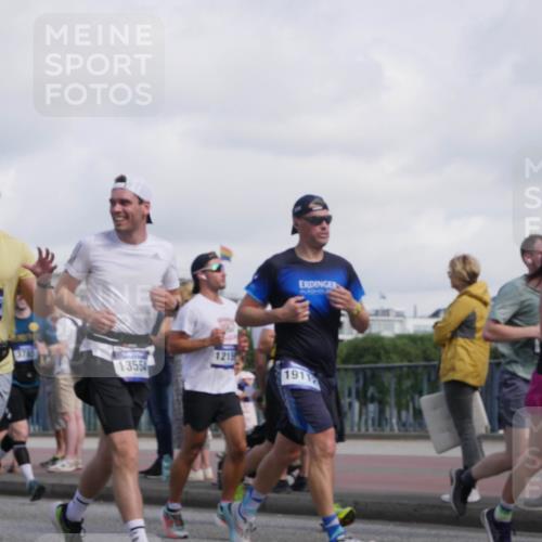 29.06.2025 - hella hamburg halbmarathon Luisa Fischer http://msf.ph/oto/8465293 29.06.2025 09:56:43 Kennedybrücke 15026, 3785, 948, 13554, 1215, 19112, 46, 1879, 1424, 1476, 2098, 2188, 2823, 3477, 3785, 4183, 4185, 4237, 6831, 8269, 8743, 8928, 9105, 9482, 9815 meine-sportfotos.de