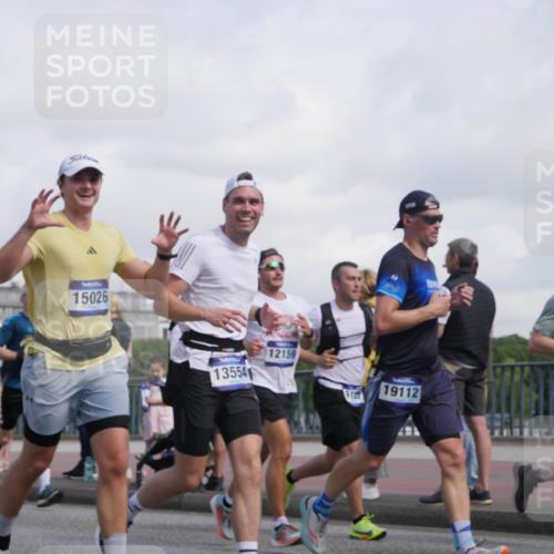 29.06.2025 - hella hamburg halbmarathon Luisa Fischer http://msf.ph/oto/8465319 29.06.2025 09:56:44 Kennedybrücke 9432, 15026, 13554, 12159, 19112, 1413, 1424, 1476, 2098, 2188, 2823, 3477, 3785, 4183, 4185, 4237, 6831, 8743, 8928, 9105, 9482, 9815 meine-sportfotos.de