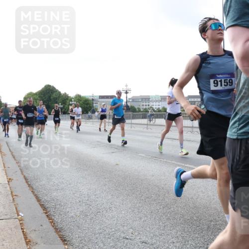 29.06.2025 - hella hamburg halbmarathon Lena Gebhardt http://msf.ph/oto/8465371 29.06.2025 09:55:09 Lombardsbrücke 032, 8371, 3200, 9159, 15, 1200, 1683, 1696, 1706, 2207, 2222, 2274, 2287, 2367, 2411, 2592, 2596, 2816, 2955, 3208, 3209, 3258, 3435, 3747, 4093, 4121, 4189, 4832, 5102, 5399, 5447, 5638, 5705, 5708, 5884, 6027, 6158, 6290, 6389, 6662, 6723, 6836, 6923, 6938, 6978, 6991, 7052, 7312, 7335, 7659, 7908, 8117, 8371, 8437, 8482, 8487, 8657, 8693, 8889, 8981, 9031, 9038, 9051, 9093, 9159, 9476, 9661, 9710, 9869, 9931, 11333 meine-sportfotos.de