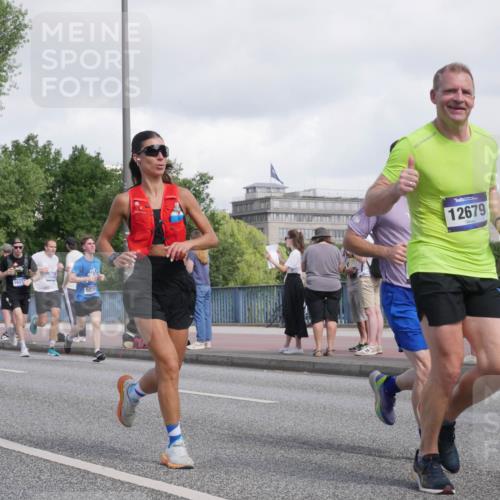 29.06.2025 - hella hamburg halbmarathon Luisa Fischer http://msf.ph/oto/8465378 29.06.2025 09:56:46 Kennedybrücke 1824, 1631, 6831, 12679, 1413, 1476, 1892, 2098, 2188, 2823, 3477, 3785, 4183, 4185, 6198, 6831, 8743, 9105, 9482, 9815, 10237 meine-sportfotos.de