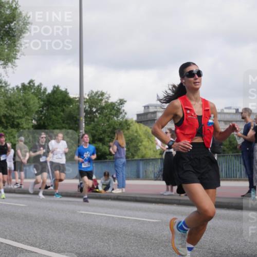 29.06.2025 - hella hamburg halbmarathon Luisa Fischer http://msf.ph/oto/8465395 29.06.2025 09:56:46 Kennedybrücke 6431, 1413, 1476, 1892, 2098, 2188, 2823, 3477, 3785, 4183, 4185, 6198, 6831, 8743, 9105, 9482, 9815, 10237 meine-sportfotos.de