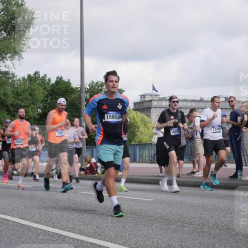 29.06.2025 - hella hamburg halbmarathon Luisa Fischer http://msf.ph/oto/8465443 29.06.2025 09:56:49 Kennedybrücke 18509, 98, 2098, 14541, 2823, 15950, 16316, 13348, 1098, 1171, 1413, 1476, 1892, 2098, 2188, 2823, 2842, 3477, 4183, 4185, 4270, 6198, 6266, 6831, 8743, 9619, 9815, 10237 meine-sportfotos.de
