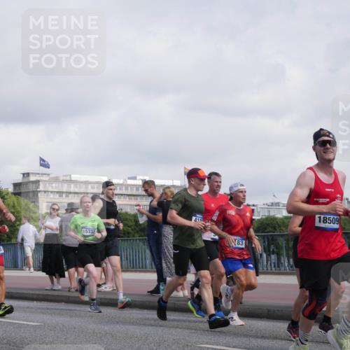 29.06.2025 - hella hamburg halbmarathon Luisa Fischer http://msf.ph/oto/8465494 29.06.2025 09:56:53 Kennedybrücke 16626, 15333, 88, 410, 83, 18509, 1098, 1171, 1413, 1476, 1892, 2098, 2188, 2823, 2842, 3477, 4183, 4185, 4270, 6198, 6266, 6630, 8743, 9619, 9815, 10237 meine-sportfotos.de