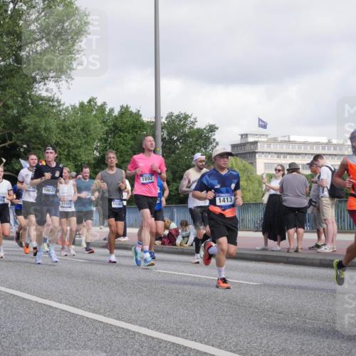 29.06.2025 - hella hamburg halbmarathon Luisa Fischer http://msf.ph/oto/8465511 29.06.2025 09:56:53 Kennedybrücke 12776, 19051, 038, 16627, 17451, 15365, 1892, 1413, 2188, 1098, 1171, 1413, 1476, 1892, 2098, 2188, 2823, 2842, 3477, 4183, 4185, 4270, 6198, 6266, 6630, 8743, 9619, 9815, 10237 meine-sportfotos.de