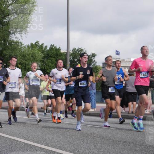29.06.2025 - hella hamburg halbmarathon Luisa Fischer http://msf.ph/oto/8465539 29.06.2025 09:56:55 Kennedybrücke 10237, 19051, 038, 12776, 1098, 16627, 15365, 1892, 7229, 1098, 1171, 1413, 1476, 1892, 2188, 2842, 3477, 4185, 4270, 6198, 6266, 6630, 7709, 8576, 9463, 9619, 10237 meine-sportfotos.de
