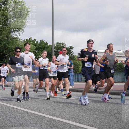 29.06.2025 - hella hamburg halbmarathon Luisa Fischer http://msf.ph/oto/8465549 29.06.2025 09:56:55 Kennedybrücke 12747, 15825, 10237, 2776, 270, 19051, 17451, 16627, 15, 1892, 1098, 1171, 1413, 1476, 1892, 2188, 2842, 3477, 4185, 4270, 6198, 6266, 6630, 7709, 8576, 9463, 9619, 10237 meine-sportfotos.de