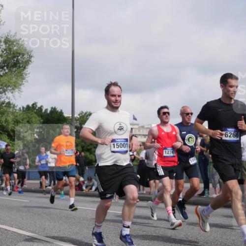 29.06.2025 - hella hamburg halbmarathon Luisa Fischer http://msf.ph/oto/8465609 29.06.2025 09:57:00 Kennedybrücke 16625, 15001, 12747, 184, 6266, 15825, 1098, 1171, 2470, 2842, 4029, 4270, 5020, 5706, 6266, 6630, 6819, 7709, 8374, 8576, 9051, 9463, 9619, 10529 meine-sportfotos.de