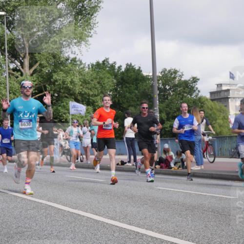 29.06.2025 - hella hamburg halbmarathon Luisa Fischer http://msf.ph/oto/8465626 29.06.2025 09:57:01 Kennedybrücke 10529, 14797, 6630, 19, 05, 12047, 13398, 17997, 1171, 2470, 2842, 4029, 4270, 5020, 5706, 6266, 6630, 6819, 7709, 8142, 8374, 8576, 9051, 9463, 9619, 10529 meine-sportfotos.de