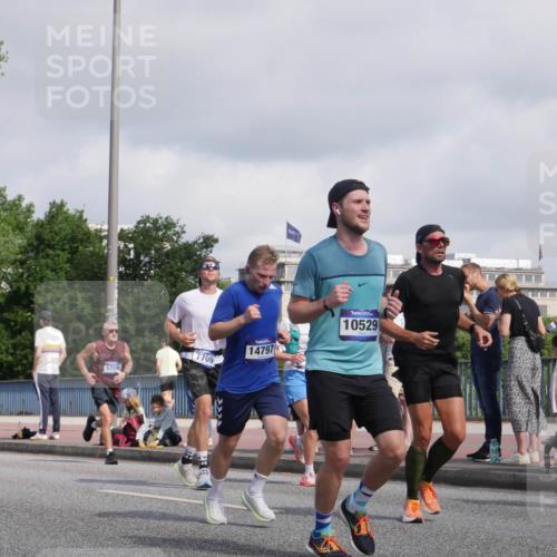 29.06.2025 - hella hamburg halbmarathon Luisa Fischer http://msf.ph/oto/8465696 29.06.2025 09:57:05 Kennedybrücke 19, 5706, 15573, 7709, 14797, 10529, 183, 1342, 1399, 1750, 2020, 2470, 2889, 4029, 4816, 5020, 5706, 6630, 6819, 7087, 7297, 7709, 8142, 8374, 8576, 9051, 9463, 10529 meine-sportfotos.de