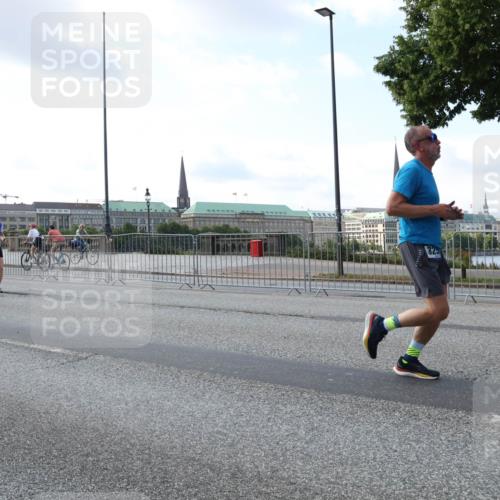 29.06.2025 - hella hamburg halbmarathon Lena Gebhardt http://msf.ph/oto/8465700 29.06.2025 09:55:11 Lombardsbrücke 1200, 1683, 1696, 1706, 1884, 2207, 2222, 2274, 2287, 2367, 2411, 2592, 2596, 2816, 2955, 3208, 3209, 3258, 3435, 3747, 4093, 4121, 4189, 4832, 5102, 5399, 5447, 5638, 5705, 5708, 6027, 6158, 6290, 6389, 6662, 6723, 6836, 6923, 6938, 6978, 6991, 7052, 7312, 7335, 7659, 7908, 8117, 8371, 8437, 8487, 8657, 8693, 8889, 8981, 9031, 9038, 9051, 9093, 9159, 9476, 9661, 9710, 9869, 9931, 11333 meine-sportfotos.de