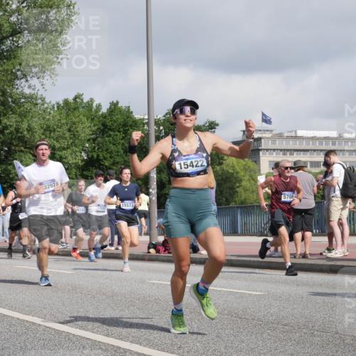 29.06.2025 - hella hamburg halbmarathon Luisa Fischer http://msf.ph/oto/8465713 29.06.2025 09:57:07 Kennedybrücke 6819, 8374, 3297, 8142, 17247, 15573, 15422, 5706, 1342, 1399, 1750, 2020, 2470, 2889, 4029, 4816, 5020, 5706, 6819, 7087, 7297, 7709, 8142, 8374, 8576, 9051, 9463, 10529 meine-sportfotos.de