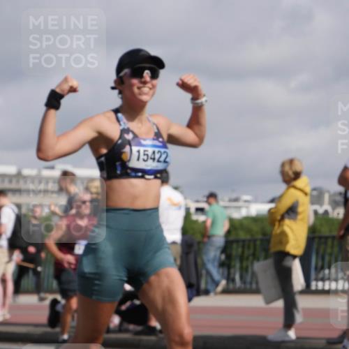 29.06.2025 - hella hamburg halbmarathon Luisa Fischer http://msf.ph/oto/8465723 29.06.2025 09:57:07 Kennedybrücke 15422, 1342, 1399, 1750, 2020, 2470, 2889, 4029, 4816, 5020, 5706, 6819, 7087, 7297, 7709, 8142, 8374, 8576, 9051, 9463, 10529 meine-sportfotos.de