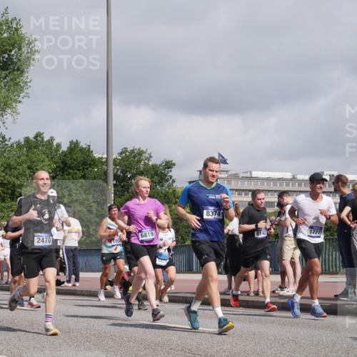 29.06.2025 - hella hamburg halbmarathon Luisa Fischer http://msf.ph/oto/8465746 29.06.2025 09:57:09 Kennedybrücke 2470, 1750, 6819, 8374, 5020, 8142, 17247, 1119, 1342, 1399, 1750, 1942, 2020, 2442, 2470, 2889, 4029, 4816, 5020, 5706, 6819, 7087, 7297, 8142, 8374, 9051, 10529 meine-sportfotos.de