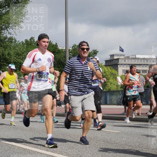 29.06.2025 - hella hamburg halbmarathon Luisa Fischer http://msf.ph/oto/8465765 29.06.2025 09:57:11 Kennedybrücke 7087, 14911, 729, 9051, 30, 2020, 1750, 24, 1119, 1342, 1399, 1750, 1942, 2020, 2442, 2470, 2889, 3562, 4017, 4029, 4816, 5020, 5447, 5706, 5884, 6819, 7087, 7297, 8142, 8374, 9051 meine-sportfotos.de