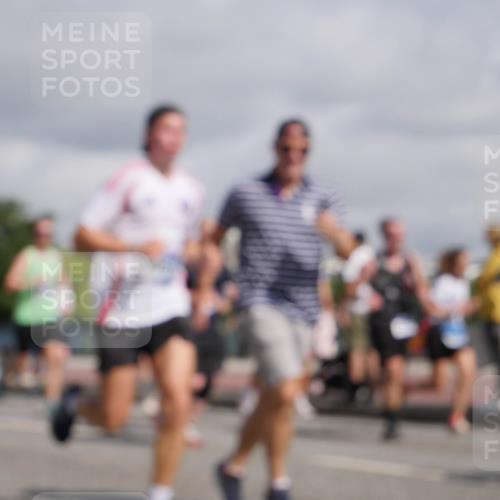 29.06.2025 - hella hamburg halbmarathon Luisa Fischer http://msf.ph/oto/8465805 29.06.2025 09:57:12 Kennedybrücke 1119, 1342, 1399, 1750, 1942, 2020, 2442, 2470, 2561, 2889, 3562, 4017, 4029, 4816, 5020, 5447, 5706, 5884, 6819, 7087, 7297, 8142, 8374, 9051 meine-sportfotos.de