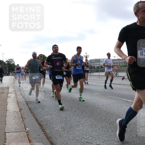 29.06.2025 - hella hamburg halbmarathon Lena Gebhardt http://msf.ph/oto/8465806 29.06.2025 09:55:12 Lombardsbrücke 7508, 9032, 8693, 8371, 1200, 1683, 1696, 1706, 1884, 2207, 2222, 2274, 2287, 2367, 2411, 2592, 2596, 2816, 2955, 3208, 3209, 3258, 3435, 3747, 4093, 4121, 4189, 4832, 5102, 5399, 5447, 5638, 5705, 5708, 6027, 6158, 6290, 6389, 6662, 6723, 6836, 6923, 6938, 6978, 6991, 7052, 7312, 7335, 7659, 7908, 8117, 8371, 8437, 8487, 8657, 8693, 8889, 8981, 9031, 9051, 9093, 9159, 9476, 9661, 9710, 9869, 9931, 11333 meine-sportfotos.de