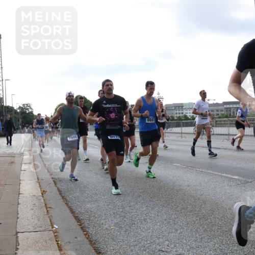 29.06.2025 - hella hamburg halbmarathon Lena Gebhardt http://msf.ph/oto/8465837 29.06.2025 09:55:12 Lombardsbrücke 7508, 903, 8693, 8371, 1200, 1683, 1696, 1706, 1884, 2207, 2222, 2274, 2287, 2367, 2411, 2592, 2596, 2816, 2955, 3208, 3209, 3258, 3435, 3747, 4093, 4121, 4189, 4832, 5102, 5399, 5447, 5638, 5705, 5708, 6027, 6158, 6290, 6389, 6662, 6723, 6836, 6923, 6938, 6978, 6991, 7052, 7312, 7335, 7659, 7908, 8117, 8371, 8437, 8487, 8657, 8693, 8889, 8981, 9031, 9051, 9093, 9159, 9476, 9661, 9710, 9869, 9931, 11333 meine-sportfotos.de