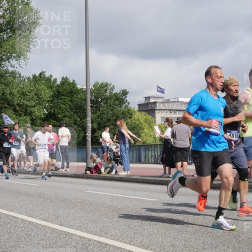 29.06.2025 - hella hamburg halbmarathon Luisa Fischer http://msf.ph/oto/8465902 29.06.2025 09:57:15 Kennedybrücke 19, 4017, 2442, 5884, 1119, 4816, 1119, 1342, 1399, 1750, 1942, 2020, 2367, 2442, 2561, 2889, 3562, 4017, 4816, 5447, 5884, 6290, 7087, 7297, 8482, 8698, 8916, 10057 meine-sportfotos.de