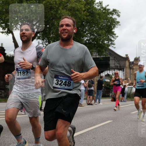 29.06.2025 - hella hamburg halbmarathon Yannick Fuchs http://msf.ph/oto/8465914 29.06.2025 10:57:14 20KM 1126, 1420, 1427, 1722, 1724, 1881, 1992, 2424, 2582, 2683, 3182, 3248, 3360, 3625, 4370, 4389, 4538, 4665, 5058, 5511, 5653, 5708, 5734, 5763, 6142, 6631, 6966, 7333, 8176, 8469, 8478, 8721, 8822, 9124, 9554, 9681, 9899, 10128, 11402, 12004, 12513, 12836, 12978, 13528, 13551, 13739, 14313, 14917, 15137, 15516, 16371, 16420, 16478, 16540, 16872, 17045, 17757, 17818, 17890, 18028, 18355, 18359, 18452, 18999, 19241 meine-sportfotos.de