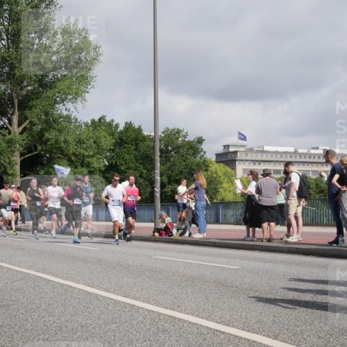29.06.2025 - hella hamburg halbmarathon Luisa Fischer http://msf.ph/oto/8465916 29.06.2025 09:57:15 Kennedybrücke 17710, 401, 2442, 1119, 1942, 173, 1119, 1342, 1399, 1750, 1942, 2020, 2367, 2442, 2561, 2889, 3562, 4017, 4816, 5447, 5884, 6290, 7087, 7297, 8482, 8698, 8916, 10057 meine-sportfotos.de