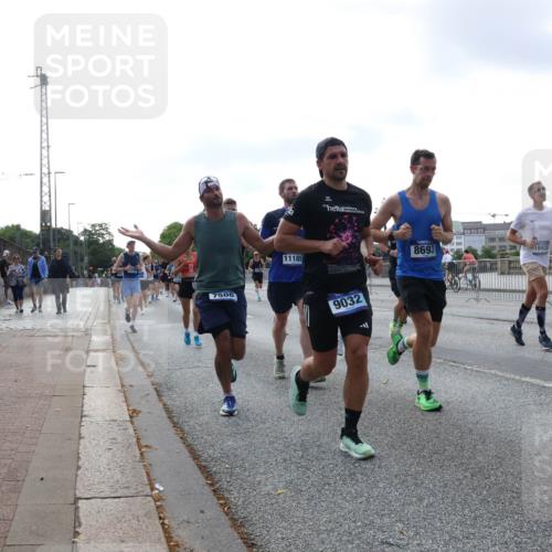 29.06.2025 - hella hamburg halbmarathon Lena Gebhardt http://msf.ph/oto/8465961 29.06.2025 09:55:12 Lombardsbrücke 7508, 11185, 9032, 8693, 18430, 1200, 1683, 1696, 1706, 1884, 2207, 2222, 2274, 2287, 2367, 2411, 2592, 2596, 2816, 2955, 3208, 3209, 3258, 3435, 3747, 4093, 4121, 4189, 4832, 5102, 5399, 5447, 5638, 5705, 5708, 6027, 6158, 6290, 6389, 6662, 6723, 6836, 6923, 6938, 6978, 6991, 7052, 7312, 7335, 7659, 7908, 8117, 8371, 8437, 8487, 8657, 8693, 8889, 8981, 9031, 9051, 9093, 9159, 9476, 9661, 9710, 9869, 9931, 11333 meine-sportfotos.de