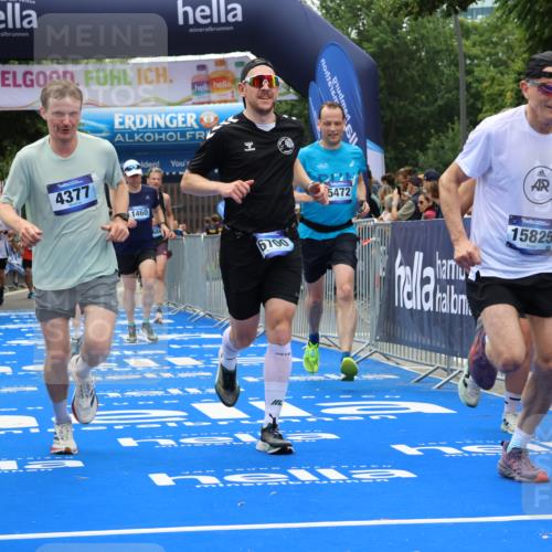29.06.2025 - hella hamburg halbmarathon Strokosch-Dieckow http://msf.ph/oto/8465963 29.06.2025 10:47:02 Ziel 1139, 1460, 1689, 4093, 4377, 5472, 6700, 7908, 9794, 10122, 12579, 13007, 13728, 14415, 14449, 14594, 14783, 15684, 15825, 16081, 17979 meine-sportfotos.de