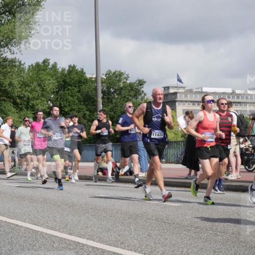 29.06.2025 - hella hamburg halbmarathon Luisa Fischer http://msf.ph/oto/8466032 29.06.2025 09:57:20 Kennedybrücke 5447, 12367, 100, 703, 391, 14248, 16834, 8482, 11422, 08, 12, 1119, 1942, 2222, 2367, 2442, 2561, 2670, 3562, 4017, 5447, 5884, 6290, 6978, 6991, 7274, 8482, 8698, 8916, 9710, 9924, 10057 meine-sportfotos.de