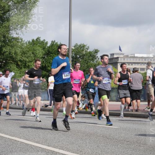 29.06.2025 - hella hamburg halbmarathon Luisa Fischer http://msf.ph/oto/8466100 29.06.2025 09:57:22 Kennedybrücke 13919, 12670, 05, 26, 11688, 5447, 10057, 17033, 14248, 16834, 8482, 1942, 2222, 2367, 2442, 2561, 2670, 2816, 3562, 4017, 5447, 5884, 6290, 6978, 6991, 7274, 7335, 8482, 8698, 8916, 8981, 9710, 9924, 10057 meine-sportfotos.de