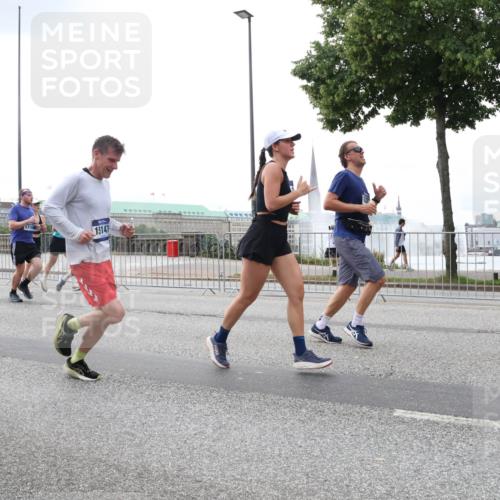 29.06.2025 - hella hamburg halbmarathon Lena Gebhardt http://msf.ph/oto/8466173 29.06.2025 10:32:30 Lombardsbrücke 8175, 15147, 1199, 1311, 1640, 1987, 2059, 2349, 2943, 3022, 3365, 3653, 3660, 3670, 3707, 3778, 3822, 4314, 4365, 4446, 4605, 4857, 4924, 5496, 5601, 5658, 5743, 5783, 5871, 5941, 6218, 6228, 6252, 6312, 6315, 7135, 7239, 7308, 7309, 7344, 7387, 7468, 7531, 7535, 7570, 7633, 7695, 7702, 7749, 7750, 7789, 8124, 8127, 8175, 8303, 8625, 8787, 8840, 8914, 8993, 9010, 9125, 9188, 9206, 10002, 10013, 10048, 10277 meine-sportfotos.de