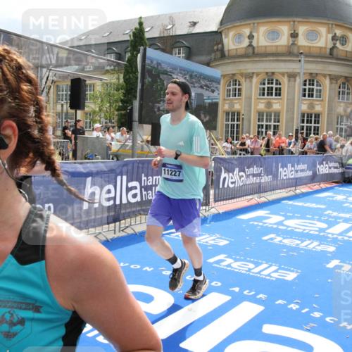 29.06.2025 - hella hamburg halbmarathon Michael Strokosch http://msf.ph/oto/8466194 29.06.2025 10:34:07 Ziel 9345, 9376, 9519, 11019, 11202, 11227, 13066, 13493, 13494, 14448, 15268, 16724, 17751, 17877 meine-sportfotos.de
