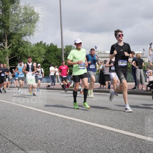 29.06.2025 - hella hamburg halbmarathon Luisa Fischer http://msf.ph/oto/8466214 29.06.2025 09:57:25 Kennedybrücke 6978, 7274, 222, 2, 8698, 13919, 12670, 267, 3367, 1817, 2222, 2367, 2561, 2670, 2816, 2955, 6290, 6978, 6991, 7274, 7335, 7908, 8482, 8698, 8916, 8981, 9038, 9710, 9924, 10057 meine-sportfotos.de
