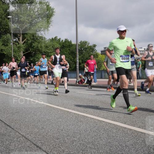 29.06.2025 - hella hamburg halbmarathon Luisa Fischer http://msf.ph/oto/8466244 29.06.2025 09:57:26 Kennedybrücke 1270, 6978, 7274, 8698, 12670, 2670, 1817, 2222, 2367, 2670, 2816, 2955, 6290, 6978, 6991, 7274, 7335, 7908, 8482, 8698, 8916, 8981, 9038, 9710, 9924, 10057 meine-sportfotos.de