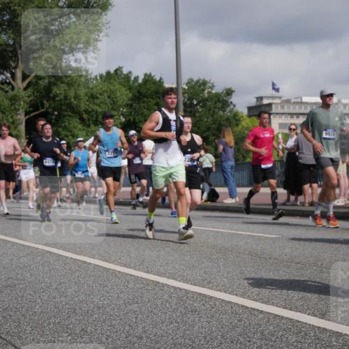 29.06.2025 - hella hamburg halbmarathon Luisa Fischer http://msf.ph/oto/8466264 29.06.2025 09:57:26 Kennedybrücke 6978, 1151, 7274, 222, 9924, 1817, 2222, 2367, 2670, 2816, 2955, 6290, 6978, 6991, 7274, 7335, 7908, 8482, 8698, 8916, 8981, 9038, 9710, 9924, 10057 meine-sportfotos.de