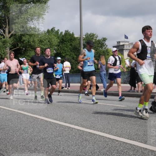 29.06.2025 - hella hamburg halbmarathon Luisa Fischer http://msf.ph/oto/8466305 29.06.2025 09:57:27 Kennedybrücke 269, 18923, 6978, 9710, 7274, 2222, 1817, 2222, 2367, 2670, 2816, 2955, 6290, 6978, 6991, 7274, 7335, 7908, 8698, 8916, 8981, 9038, 9710, 9924, 10057 meine-sportfotos.de