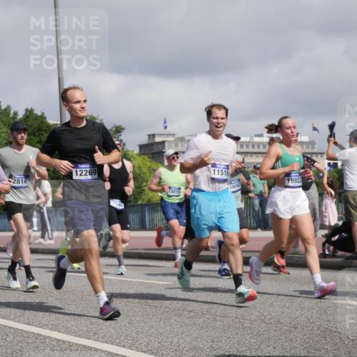 29.06.2025 - hella hamburg halbmarathon Luisa Fischer http://msf.ph/oto/8466430 29.06.2025 09:57:31 Kennedybrücke 18211, 2816, 12269, 7544, 18915, 11518, 16062, 18923, 1549, 1817, 2816, 2955, 6923, 6978, 6991, 7274, 7335, 7508, 7908, 8657, 8981, 9038, 9710, 9931 meine-sportfotos.de