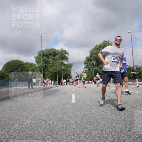 29.06.2025 - hella hamburg halbmarathon Luisa Fischer http://msf.ph/oto/8466534 29.06.2025 10:42:04 Kennedybrücke 12028, 644, 1457, 1721, 2486, 2693, 2786, 3216, 3726, 4139, 4155, 4259, 4260, 5684, 7561, 9004 meine-sportfotos.de