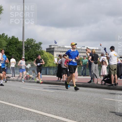 29.06.2025 - hella hamburg halbmarathon Luisa Fischer http://msf.ph/oto/8466563 29.06.2025 09:57:35 Kennedybrücke 12161, 147, 17499, 14814, 1265, 1549, 1817, 2592, 2596, 2955, 6389, 6723, 6923, 7335, 7508, 7908, 8657, 8981, 9038, 9661, 9931 meine-sportfotos.de