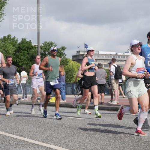 29.06.2025 - hella hamburg halbmarathon Luisa Fischer http://msf.ph/oto/8466651 29.06.2025 09:57:37 Kennedybrücke 966, 15, 17912, 346, 16127, 7508, 14814, 1549, 2592, 2596, 2955, 6389, 6723, 6923, 7508, 7908, 8657, 9661, 9931 meine-sportfotos.de